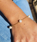 Yellow Gold Stationery Pearl Bracelet - Mila Gems