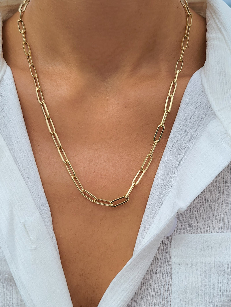 Large Yellow Gold Paperclip Necklace | Lee Michaels Fine Jewelry